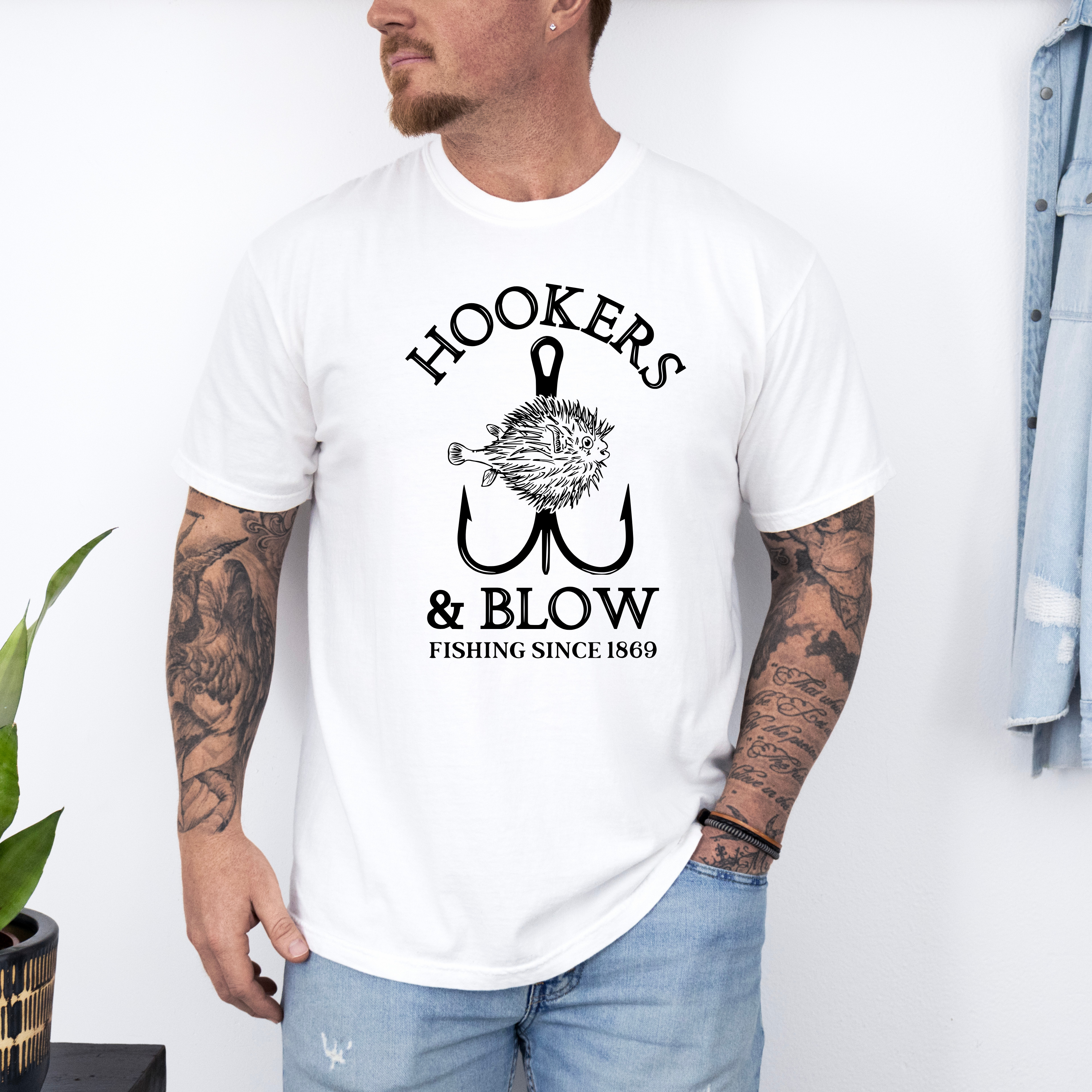 'HOOKER & BLOW-FISHING SINCE 1869' - Unisex T-Shirt