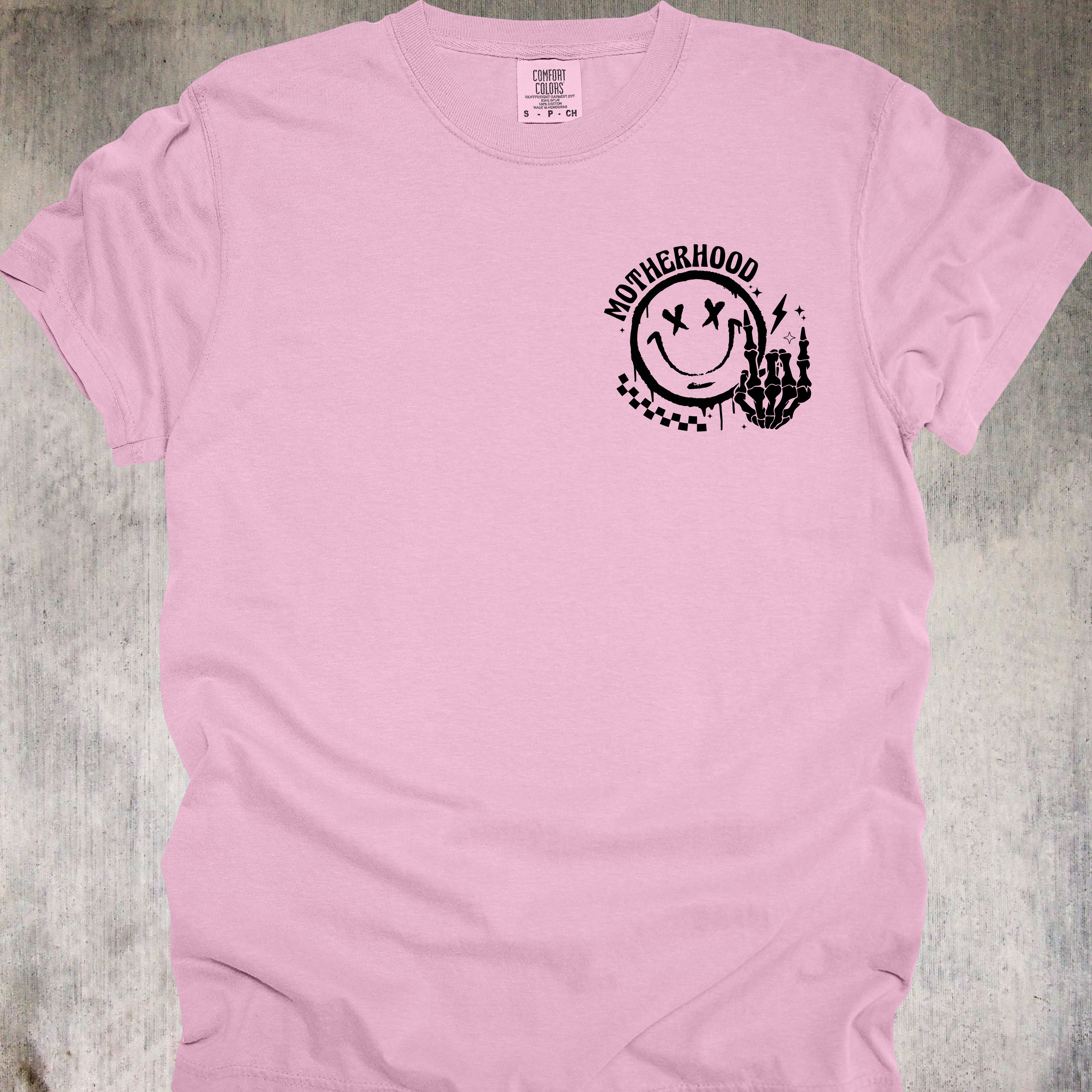 'SOME DAYS I ROCK IT, OTHER DAYS IT ROCKS ME. EITHER WAY, WE'RE ROCKING IT!' - Unisex T-Shirt - Rockstar Moms!!